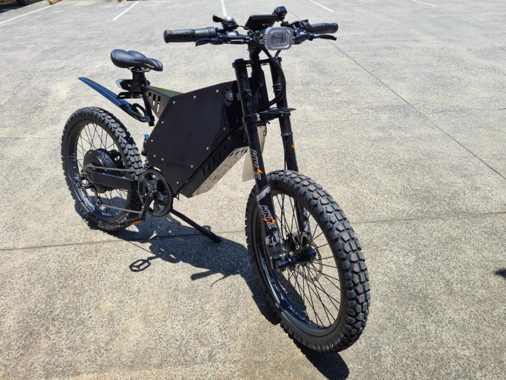Another view of a Stealth Bomber with OEM fenders fitted