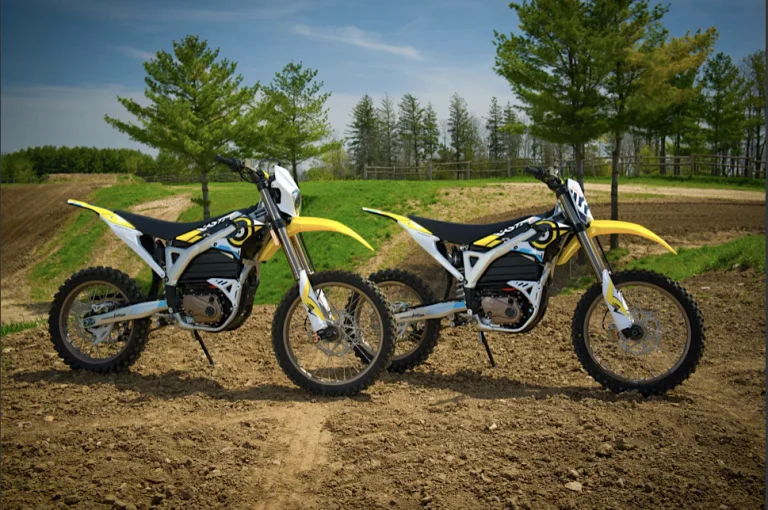 Surron Storm Bee rear shock, swingarm and chain drive